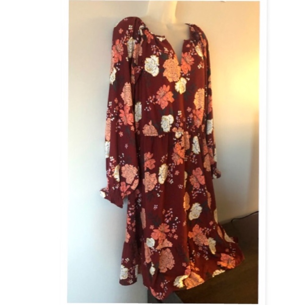 NEW WITH TAG LOFT FLORAL DRESS SIZE 12